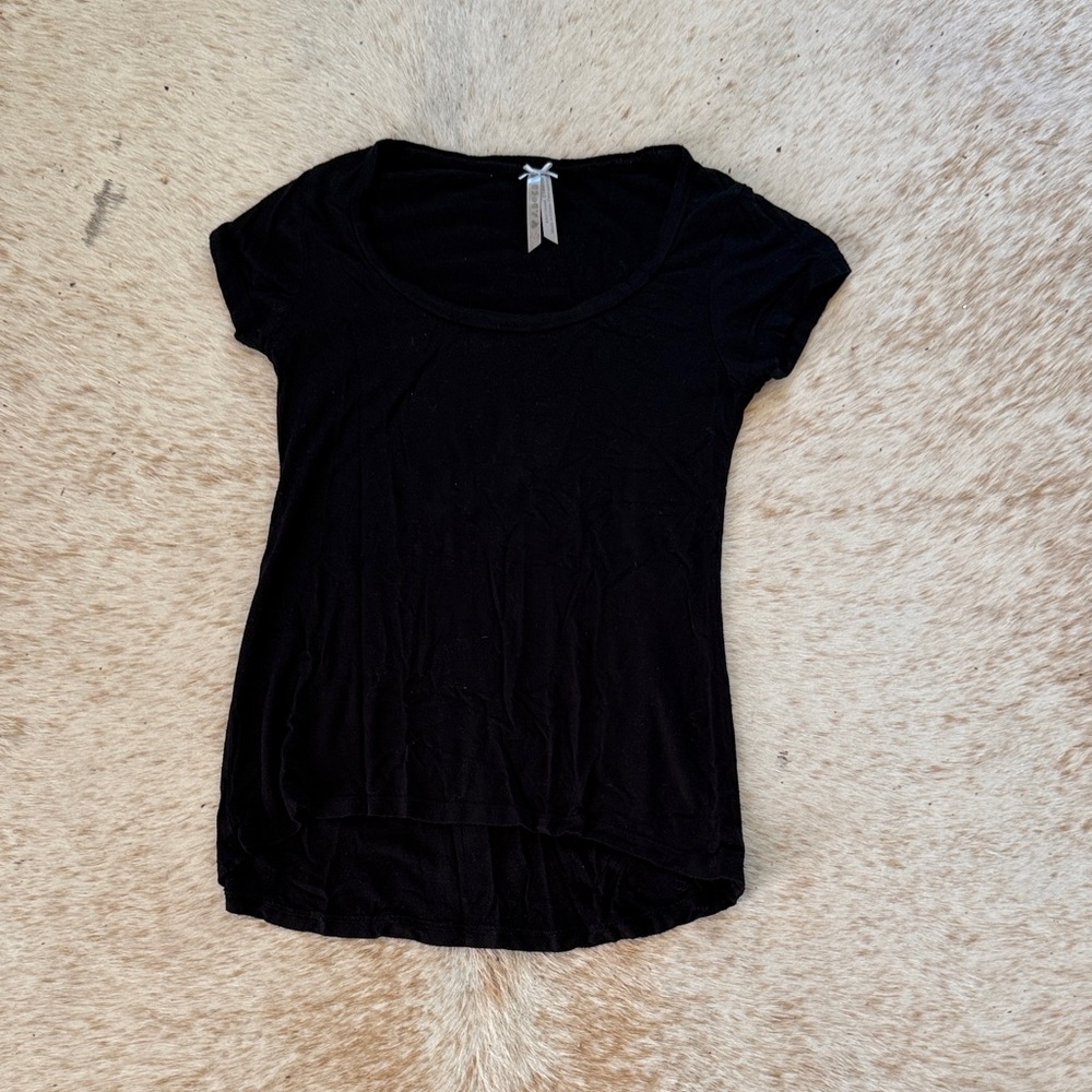 Women's Black Scoop Neck Short Sleeve Top